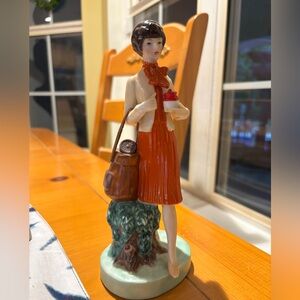 Vintage Exclusive TUPPERWARE Lady Ceramic Figurine Special Edition Series 2